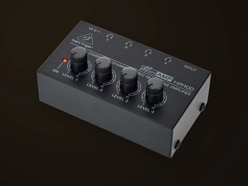 Un ampli casque Behringer HA400 et ses quatre sorties réglables
