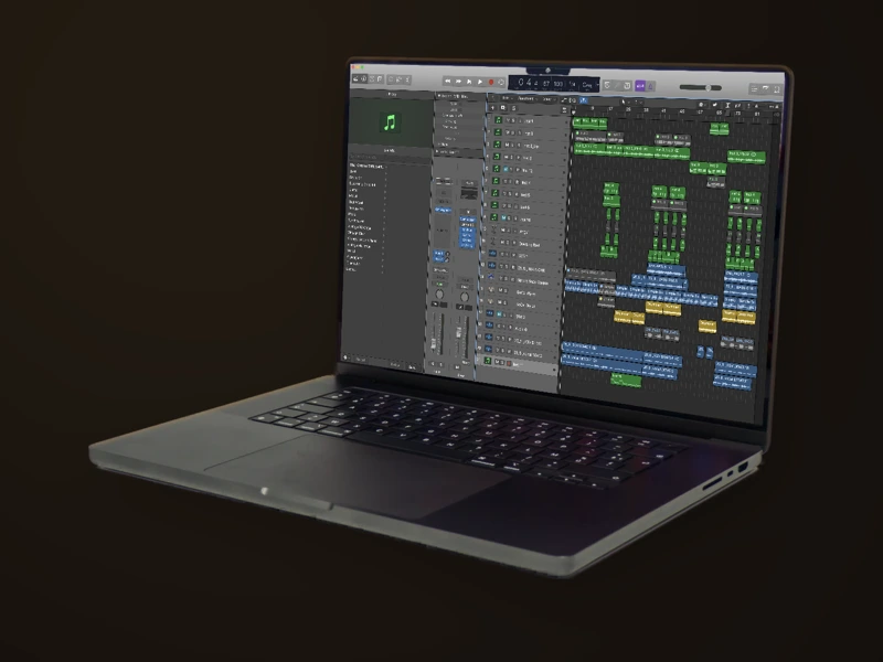 Une session Logic Pro ouverte sur l’ordinateur de la régie du studio